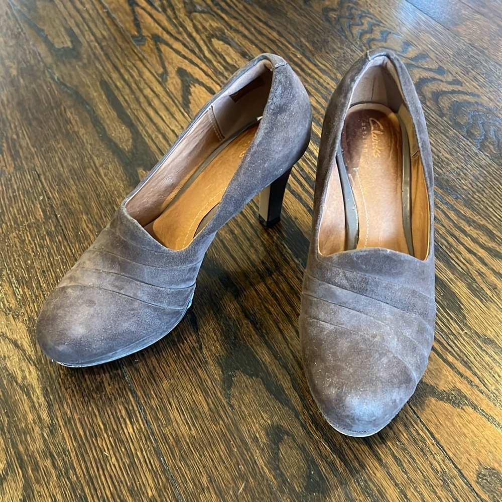 Clarks Suede Dress/Work Pumps - Delsie Joy - taupe